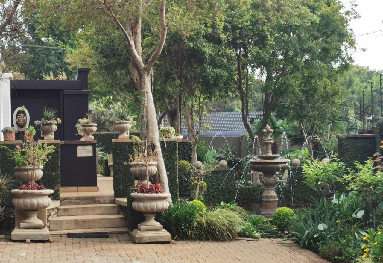 At 98 On Lynburn Guest House Pretoria-Noord Εξωτερικό φωτογραφία