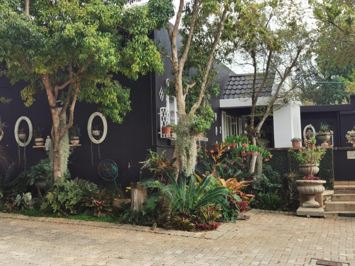 At 98 On Lynburn Guest House Pretoria-Noord Εξωτερικό φωτογραφία
