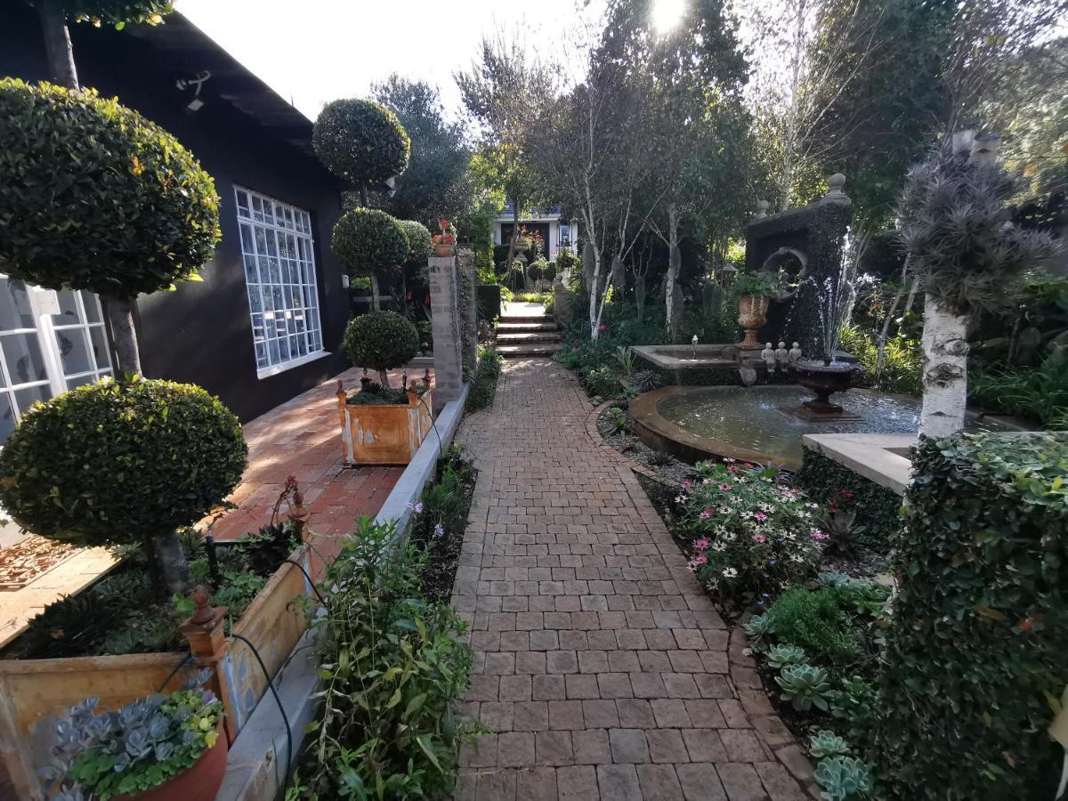 At 98 On Lynburn Guest House Pretoria-Noord Εξωτερικό φωτογραφία
