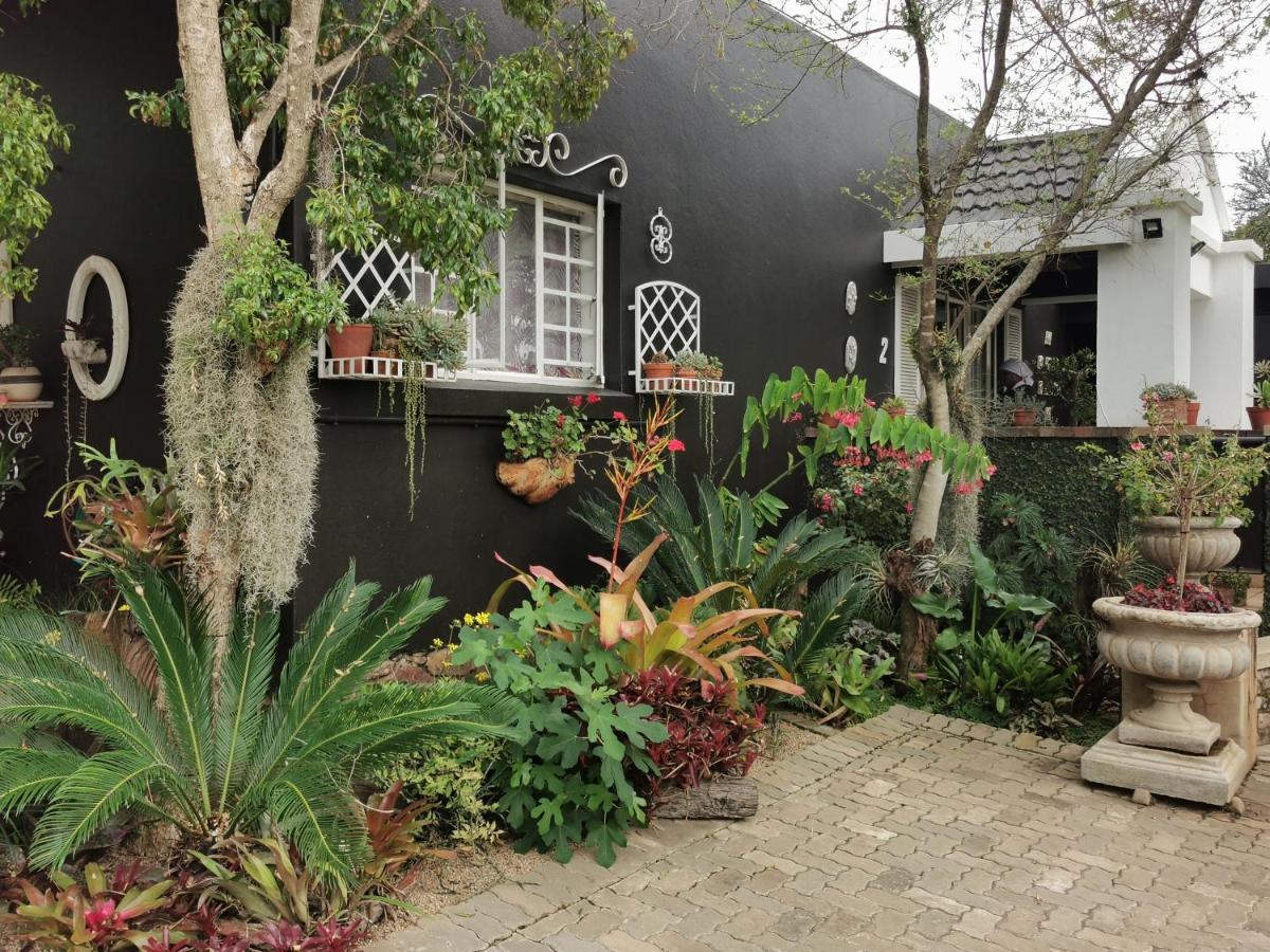 At 98 On Lynburn Guest House Pretoria-Noord Εξωτερικό φωτογραφία
