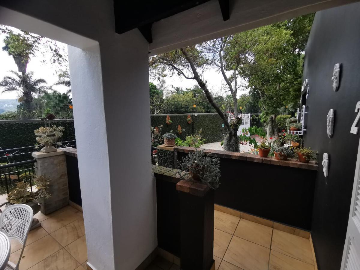At 98 On Lynburn Guest House Pretoria-Noord Εξωτερικό φωτογραφία