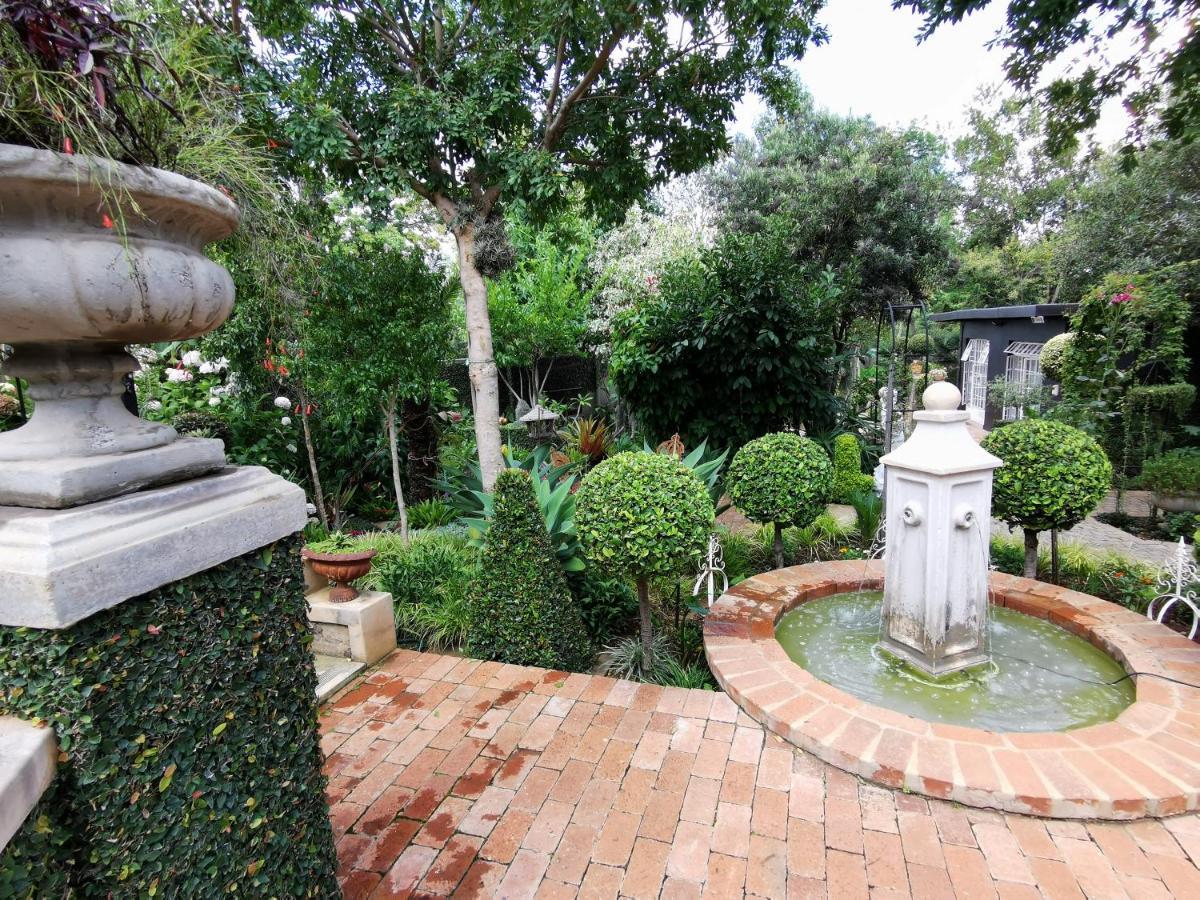 At 98 On Lynburn Guest House Pretoria-Noord Εξωτερικό φωτογραφία