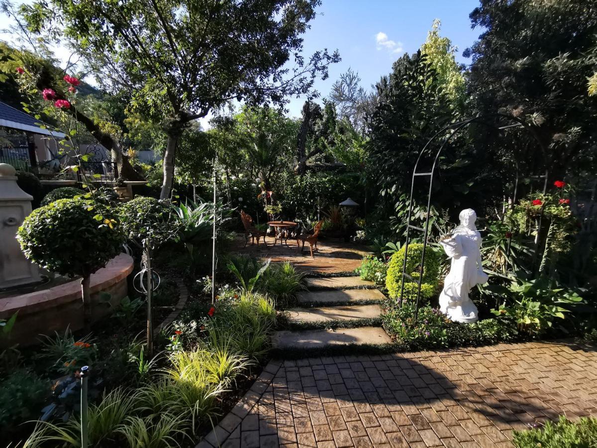 At 98 On Lynburn Guest House Pretoria-Noord Εξωτερικό φωτογραφία
