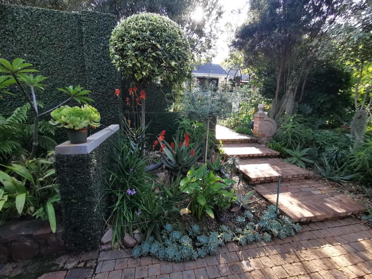At 98 On Lynburn Guest House Pretoria-Noord Εξωτερικό φωτογραφία