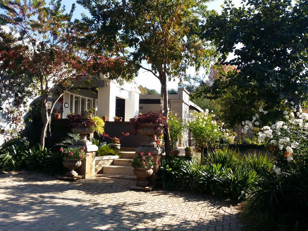 At 98 On Lynburn Guest House Pretoria-Noord Εξωτερικό φωτογραφία
