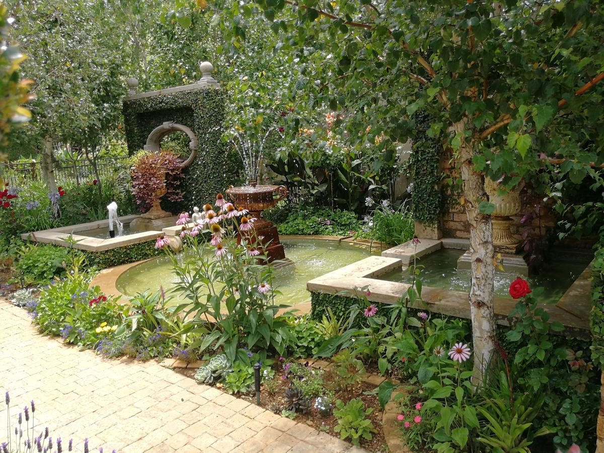 At 98 On Lynburn Guest House Pretoria-Noord Εξωτερικό φωτογραφία