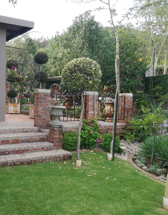 At 98 On Lynburn Guest House Pretoria-Noord Εξωτερικό φωτογραφία