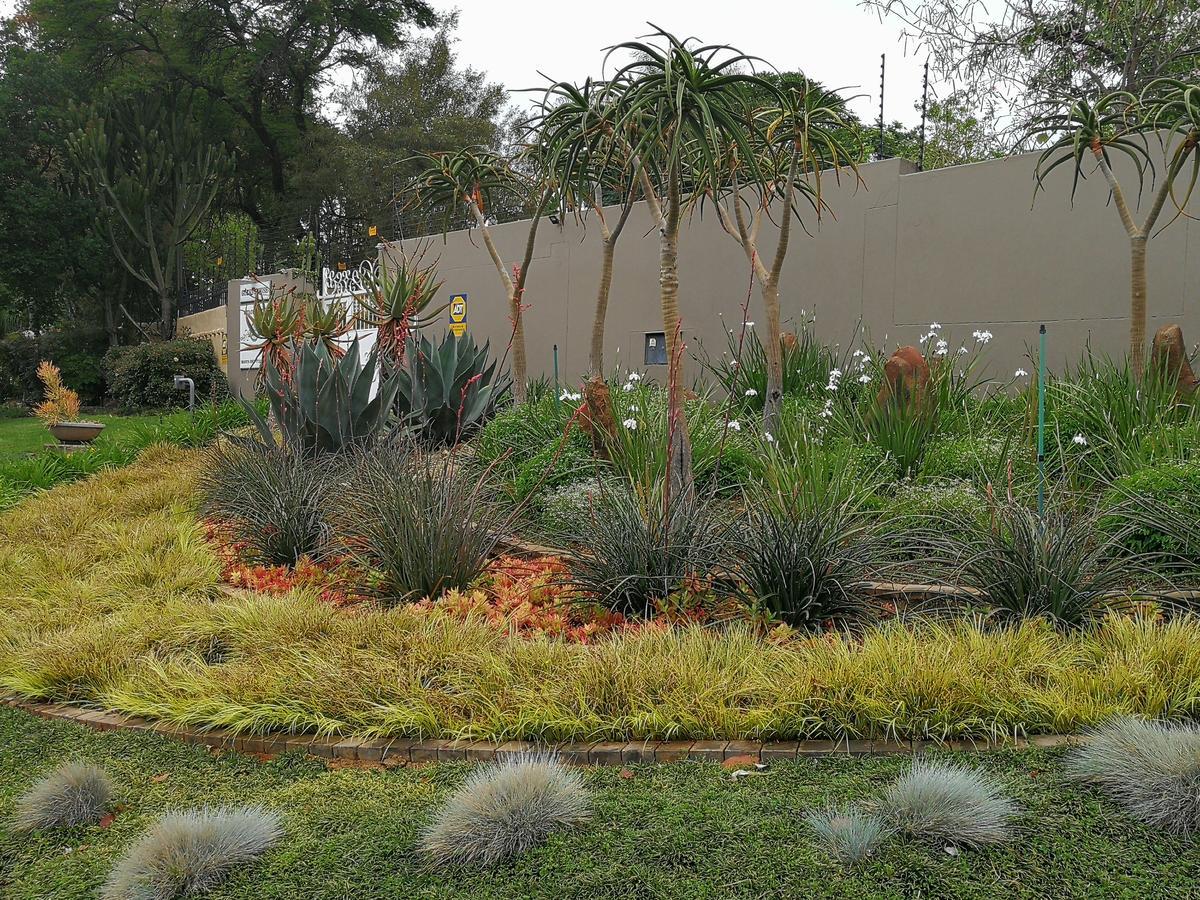 At 98 On Lynburn Guest House Pretoria-Noord Εξωτερικό φωτογραφία