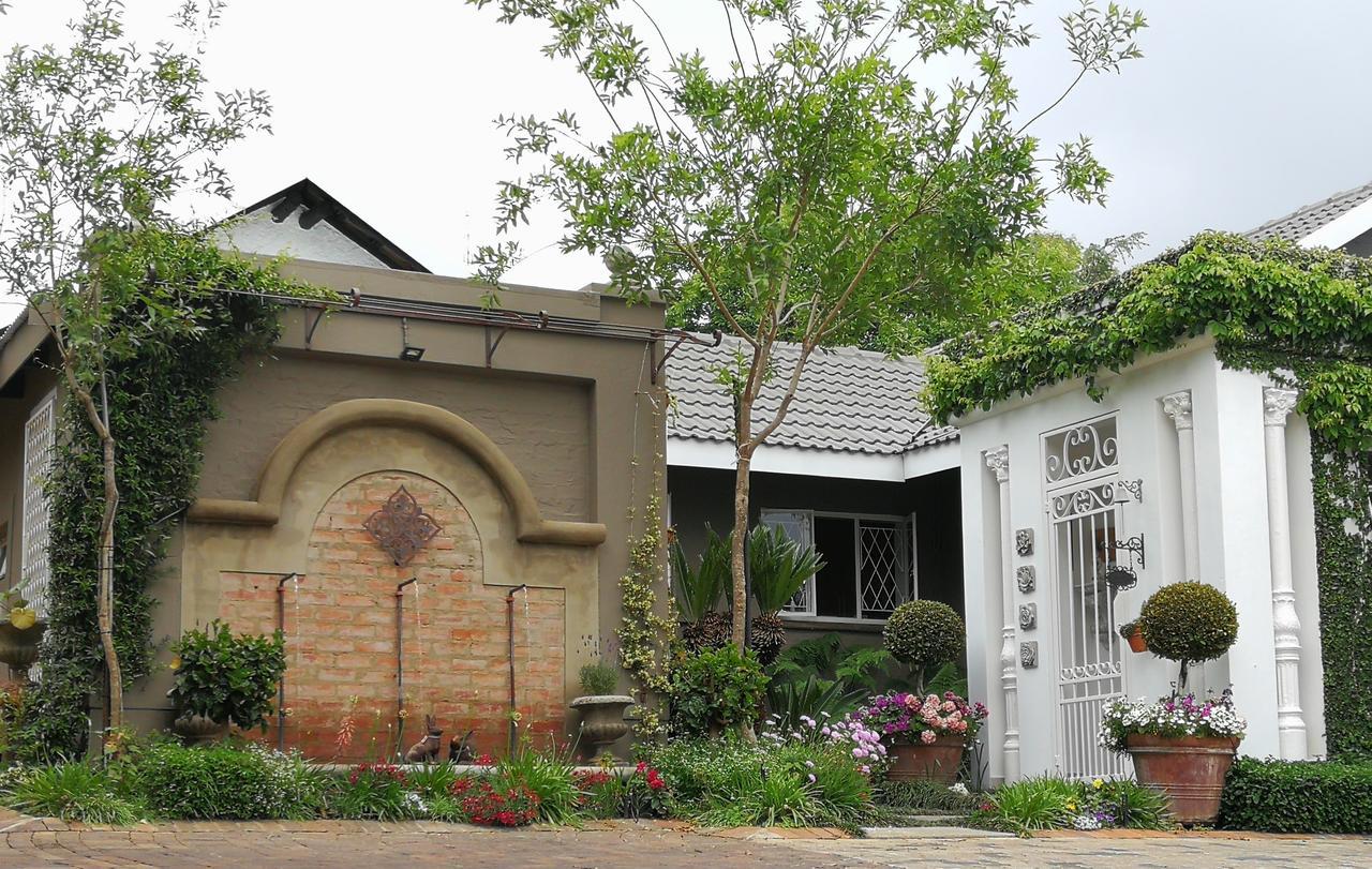 At 98 On Lynburn Guest House Pretoria-Noord Εξωτερικό φωτογραφία